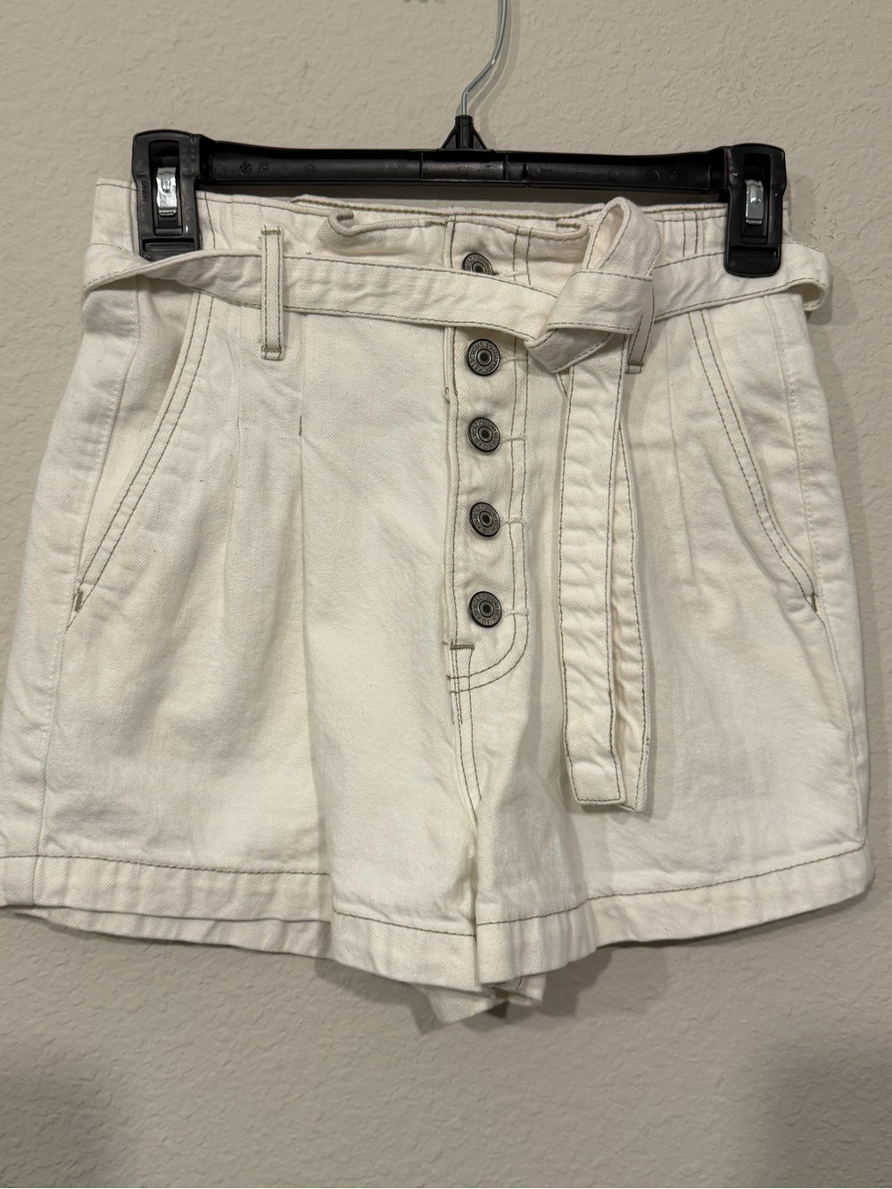 Abercrombie & fitch White button fly natural fly belted denim shorts size 00